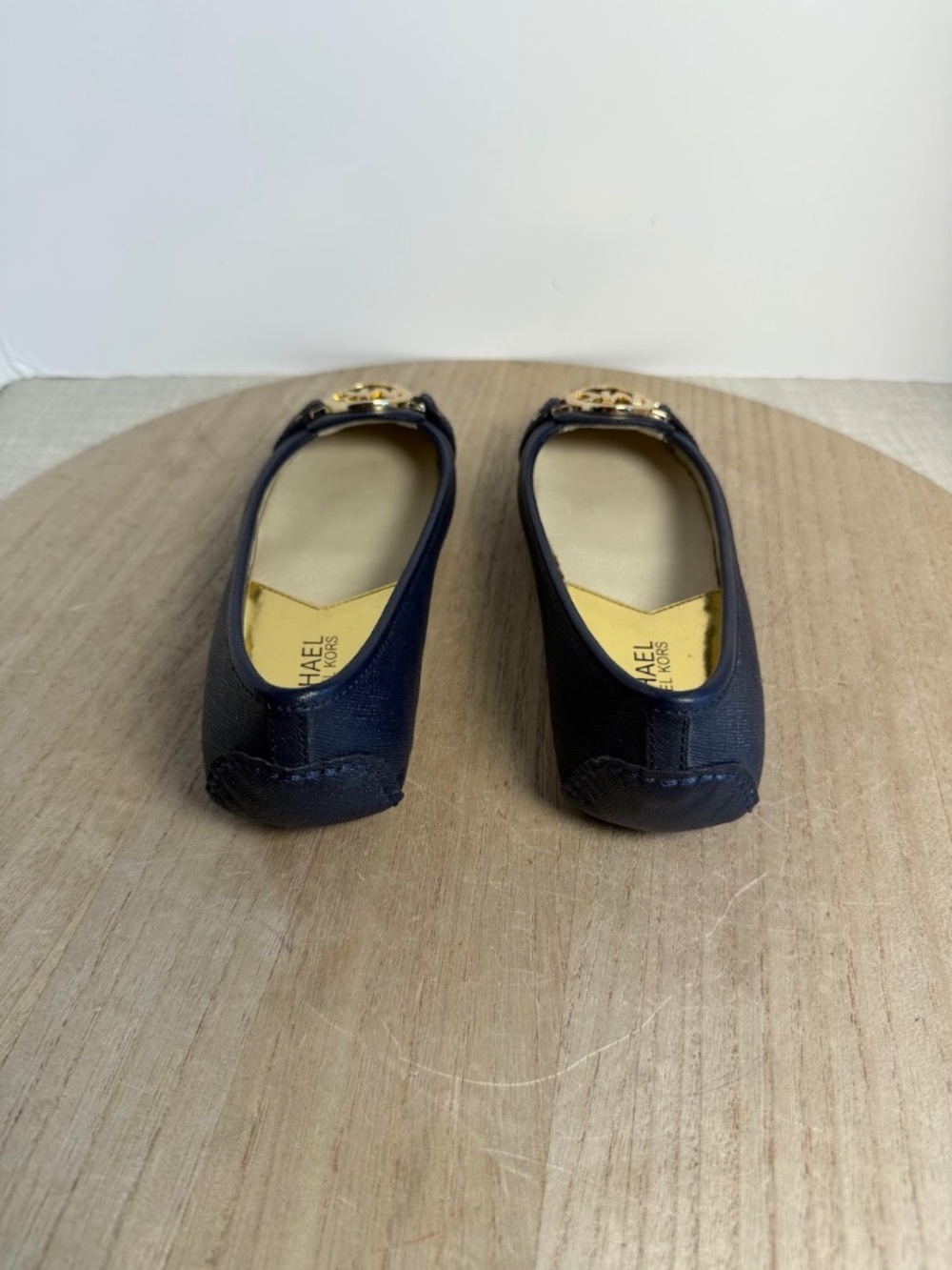 Michael Kors Fulton Moc Flats Navy Leather Gold Logo Womens 6.5 - Picture 3 of 8